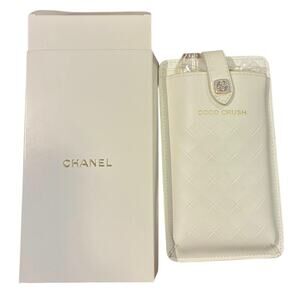 NIB CHANEL Coco Crush White Cellphone Case/Crossbody Bag w/ Gold Chain GWP